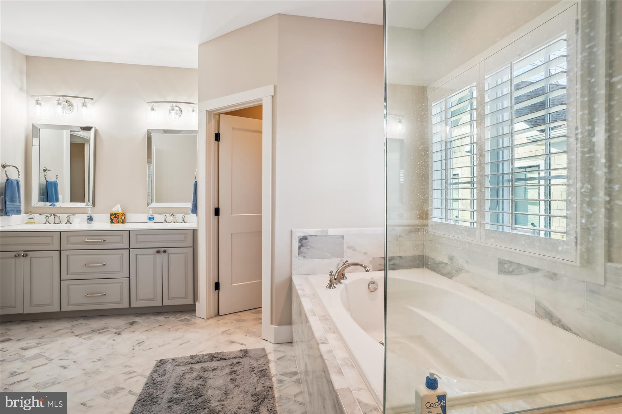 RIDGEVIEW - Residential