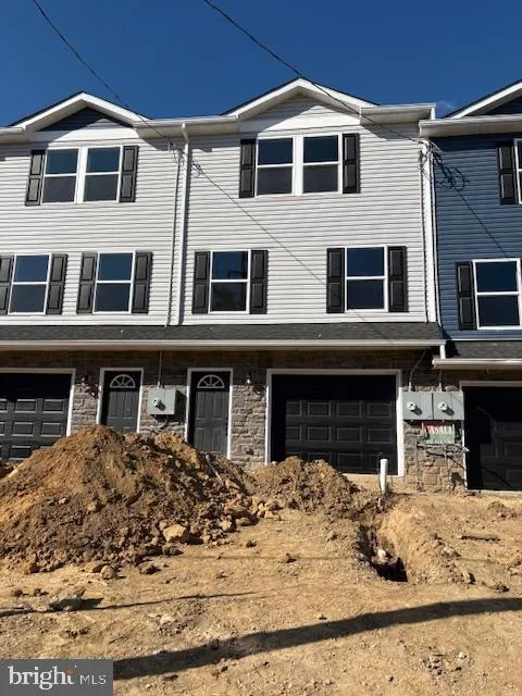 Wilmington, Delaware 19805, United States, 3 Bedrooms Bedrooms, ,3 BathroomsBathrooms,Residential,Active,235166