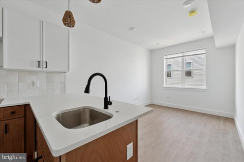 Condo For Rent - 2520 N Front St St #403<br/> PHILADELPHIA, PA 19133