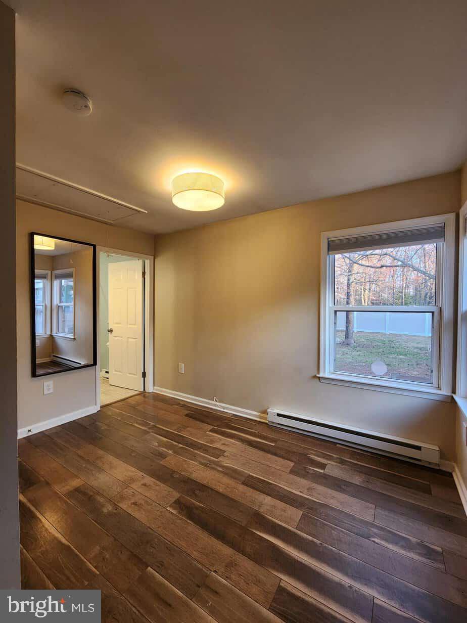 EDGEWATER - Residential Lease