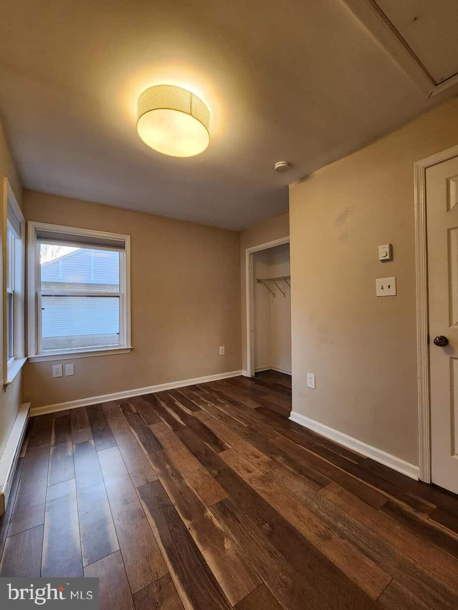 EDGEWATER - Residential Lease