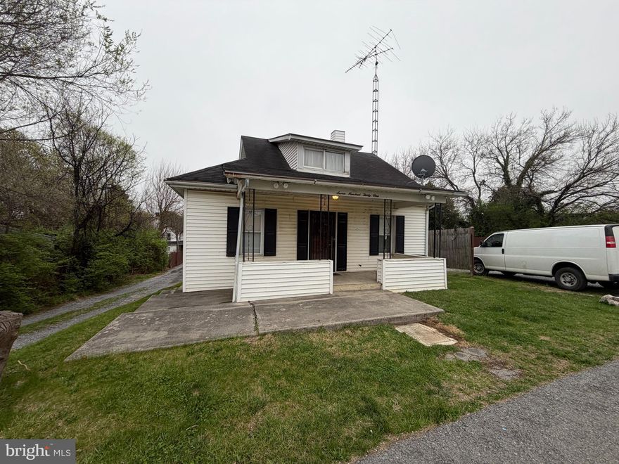 Great opportunity for a single family in town on a quiet street with a nice rear yard and off street parking.  NO PETS.  3 Bedroom 1 bath bungalow with central air.  CLEAN.