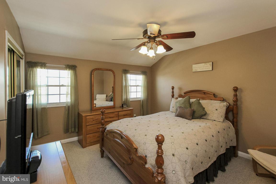 CHARLESMONT - Residential Lease