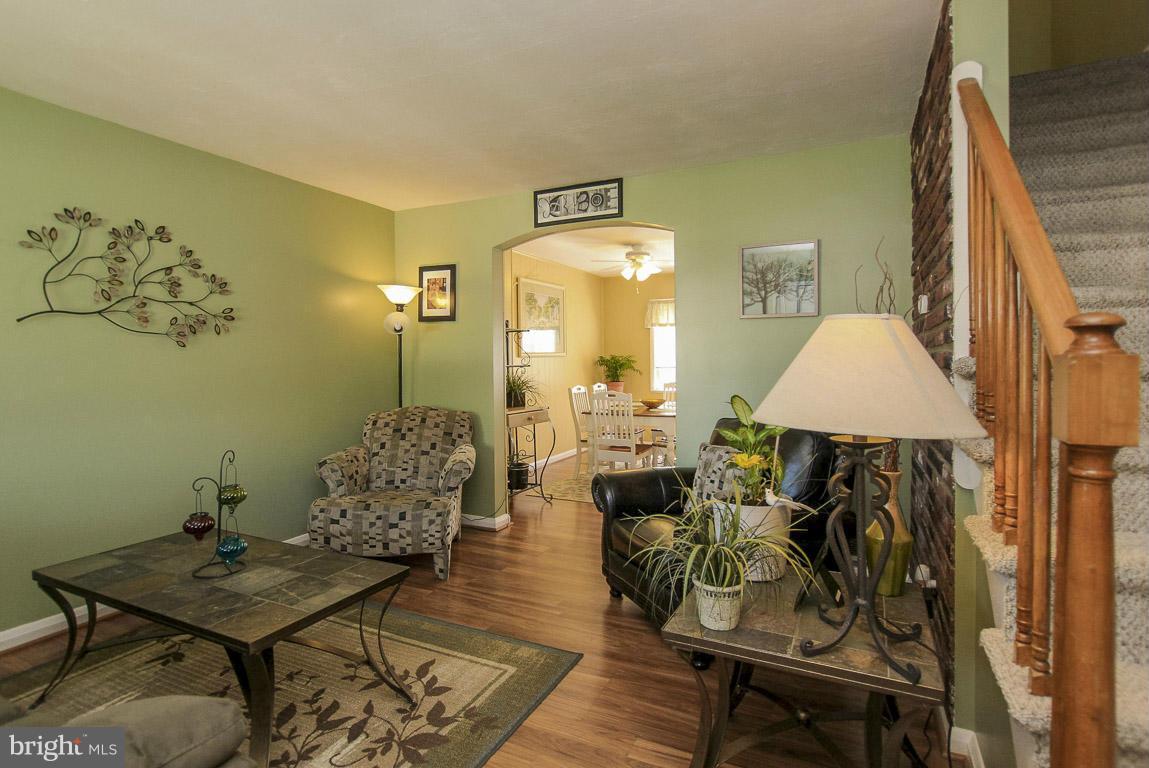 CHARLESMONT - Residential Lease