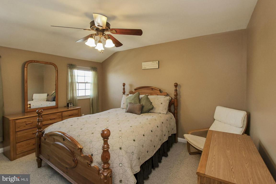 CHARLESMONT - Residential Lease