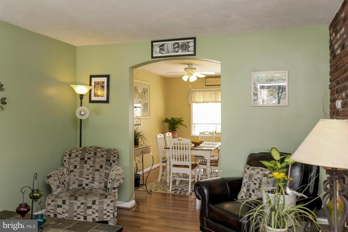 CHARLESMONT - Residential Lease