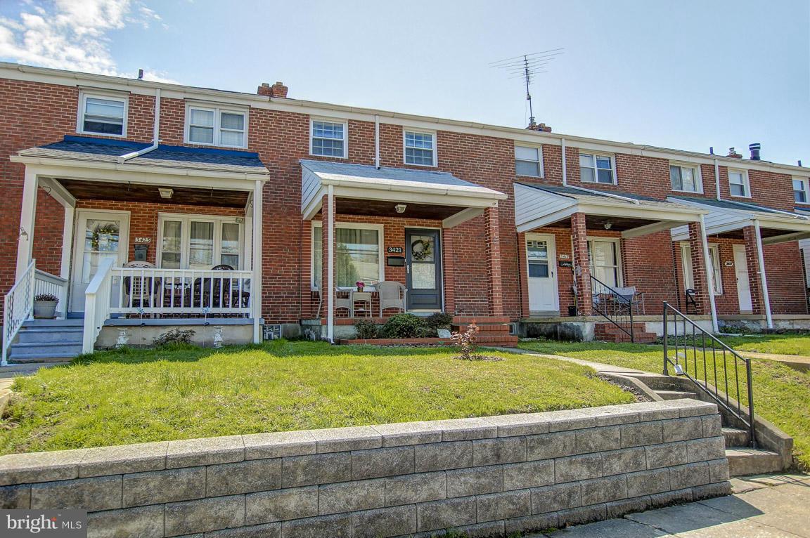 CHARLESMONT - Residential Lease