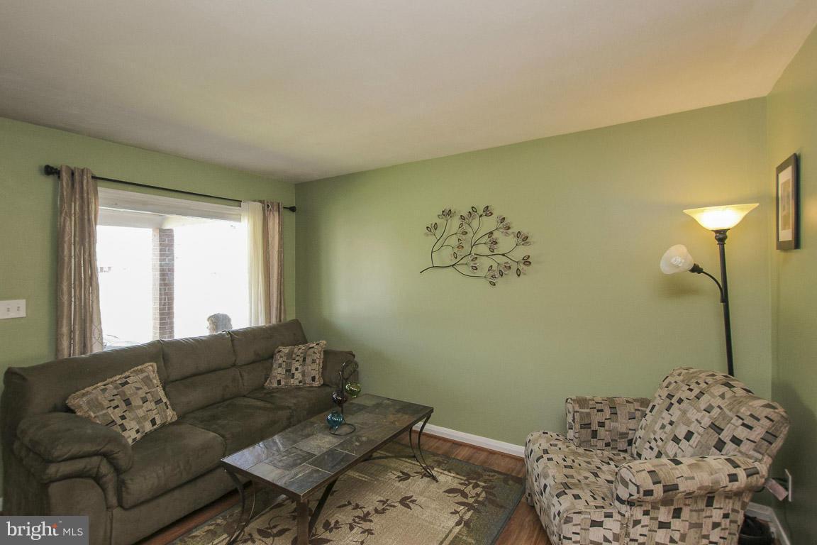 CHARLESMONT - Residential Lease