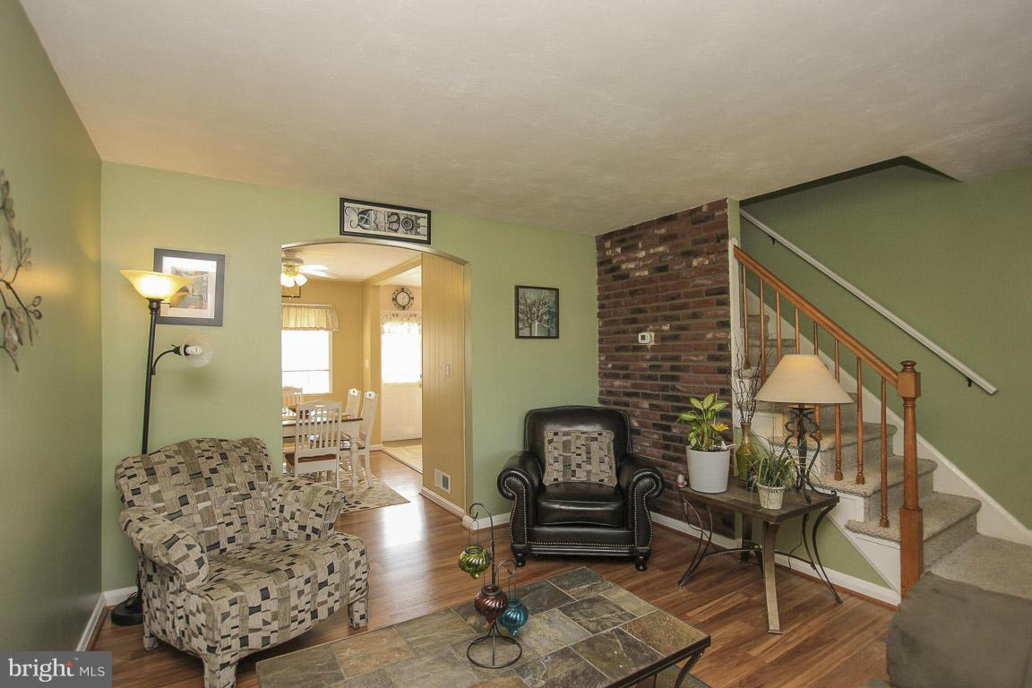 CHARLESMONT - Residential Lease