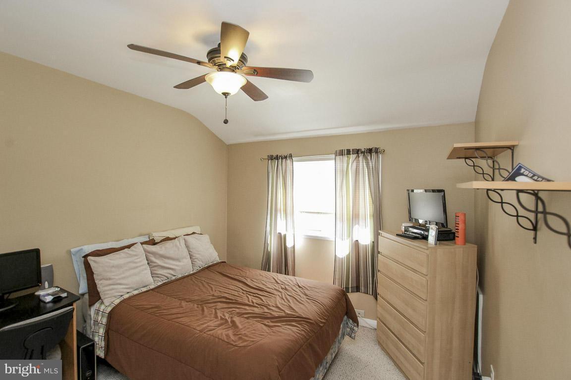 CHARLESMONT - Residential Lease