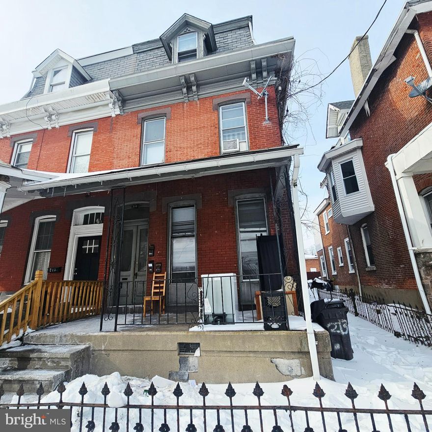 Newly listed income-producing triplex just minutes from Main Street! Partially occupied with long-term tenants and immediate rental income, plus room to increase returns. Features four rear parking spaces and a convenient location near the train station, bus stops, gas stations, and Main Street dining. A solid investment opportunity in a high-demand area. Schedule a showing and see what else this property has to offer!!