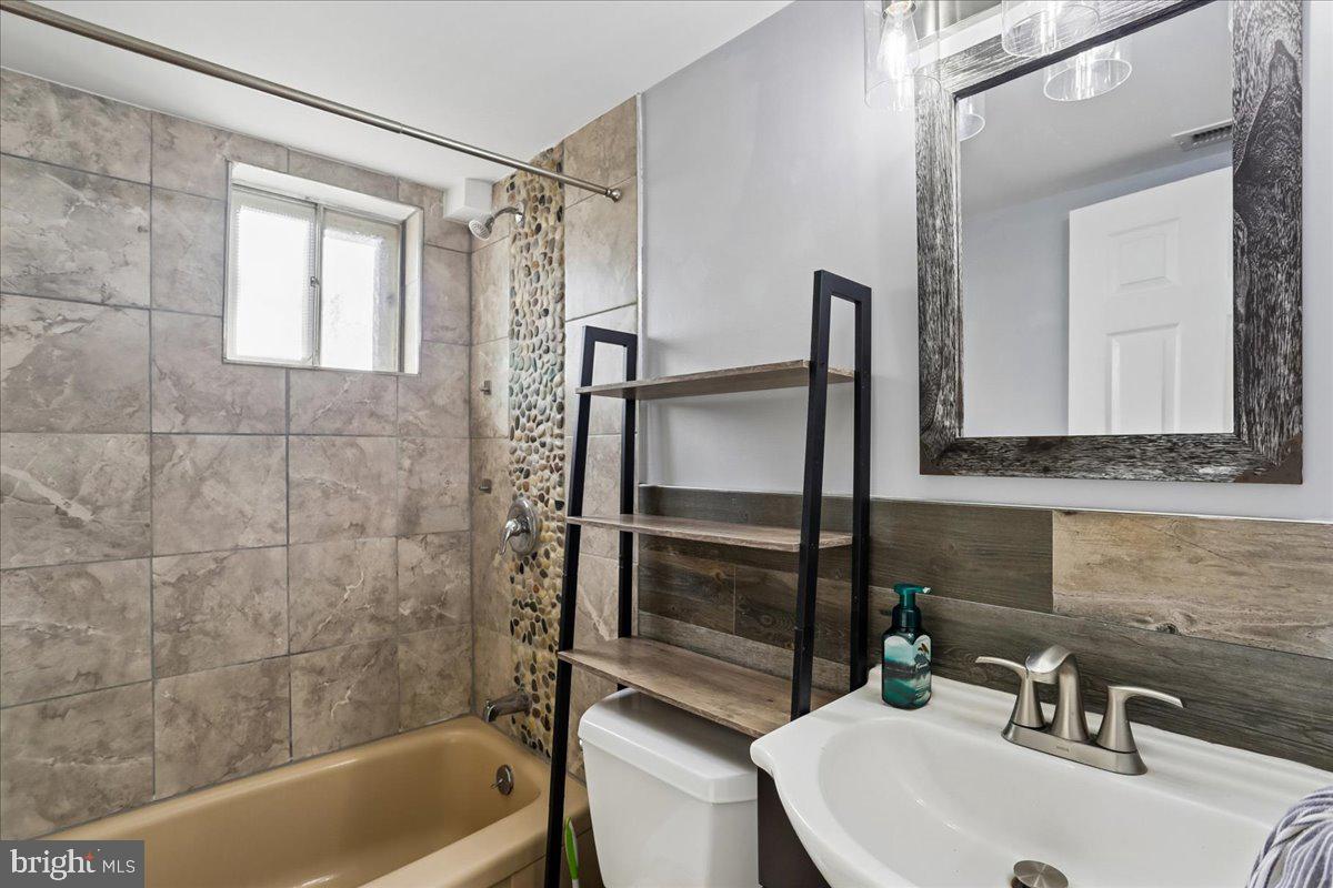 GLEN OAKS - Residential