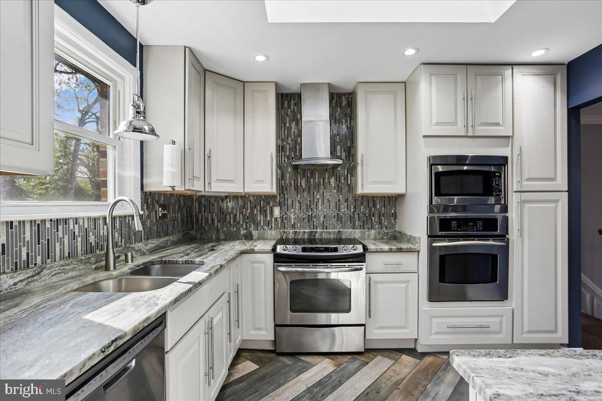 GLEN OAKS - Residential