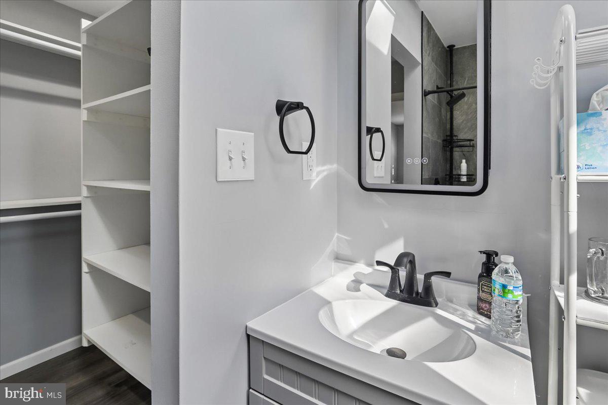 GLEN OAKS - Residential