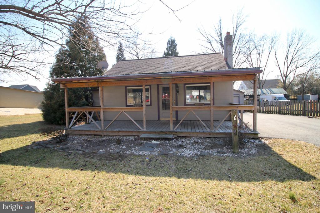 Photo of 1088 Wood Street, MOUNT JOY, PA 17552 (MLS # PALA2065850)