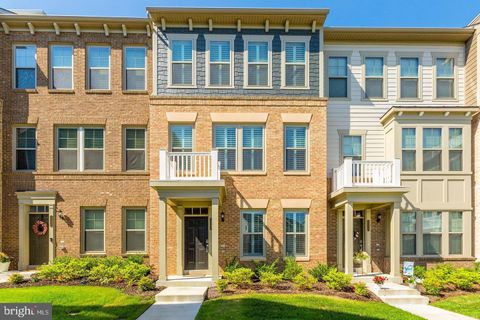 Photo of 17325 Virginia Pine Way, DUMFRIES, VA 22026 (MLS # VAPW2119826)