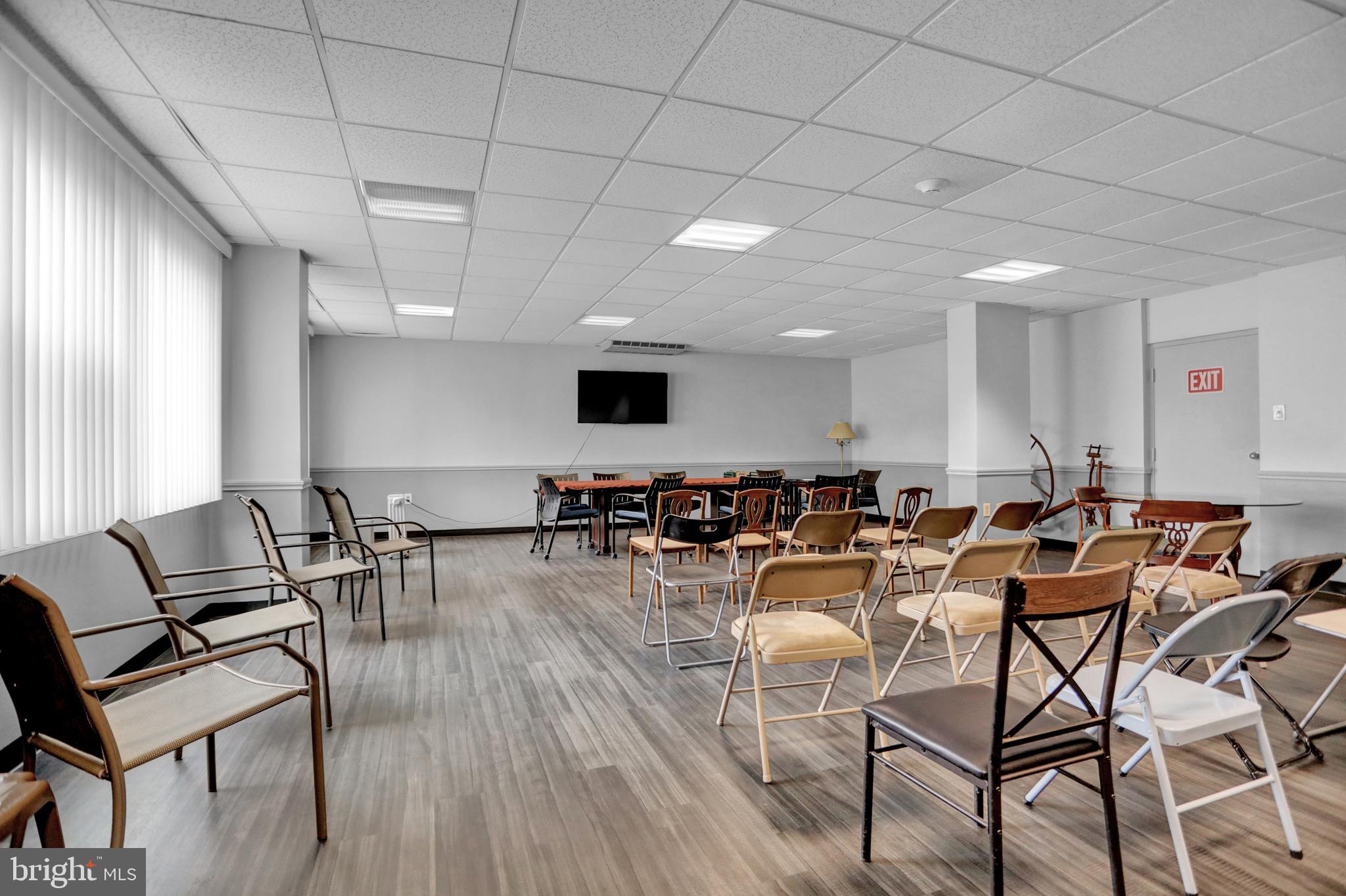 ROLAND PARK - Residential Lease