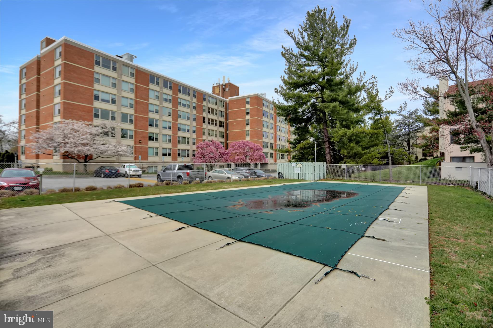 ROLAND PARK - Residential Lease