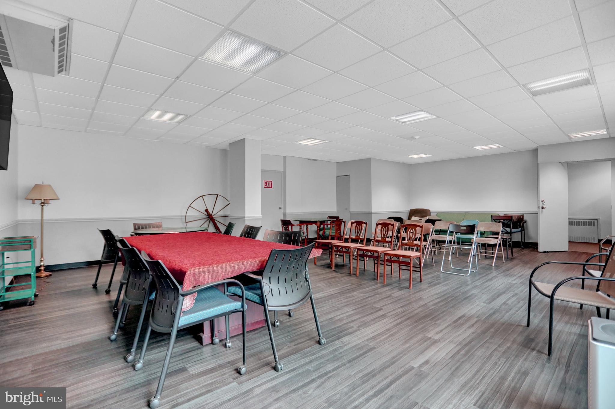 ROLAND PARK - Residential Lease