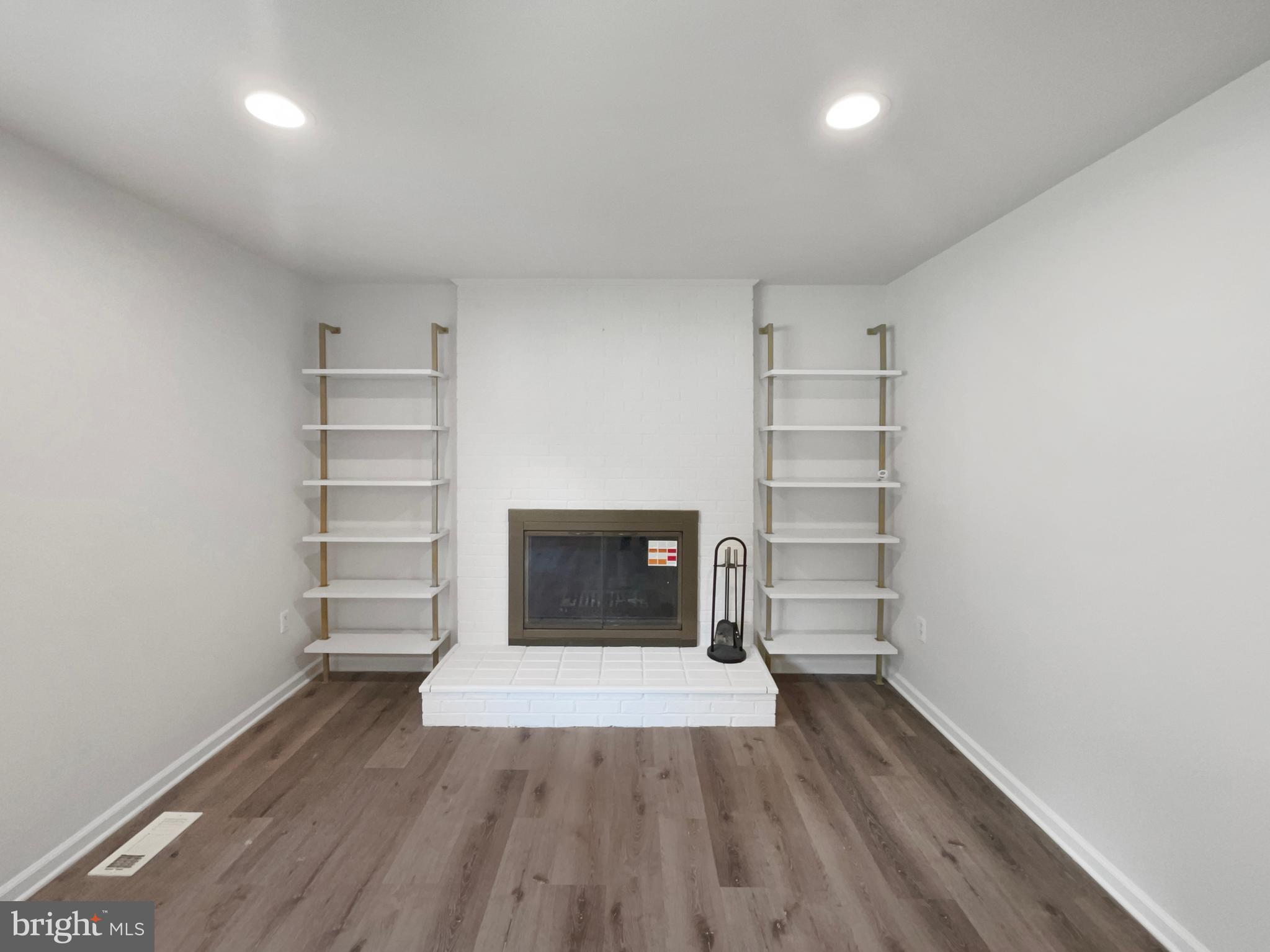 BARNABY MANOR ESTATE - Residential