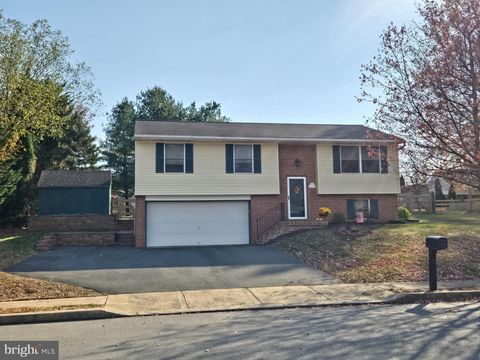 40 HOMESTEAD DRIVE DENVER PA 17517