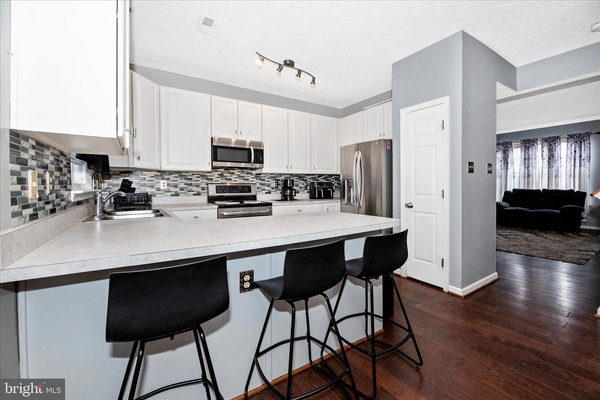 HICKORY OVERLOOK - Residential