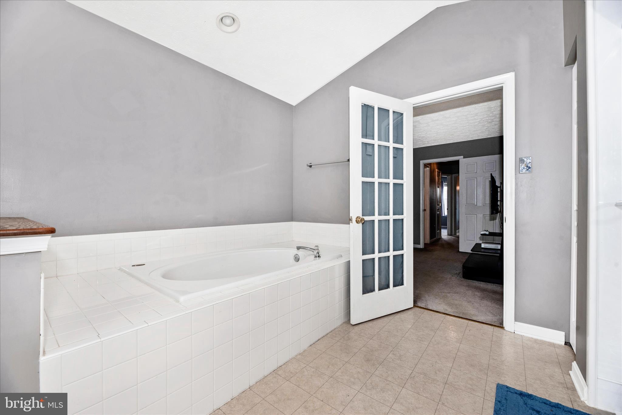 HICKORY OVERLOOK - Residential