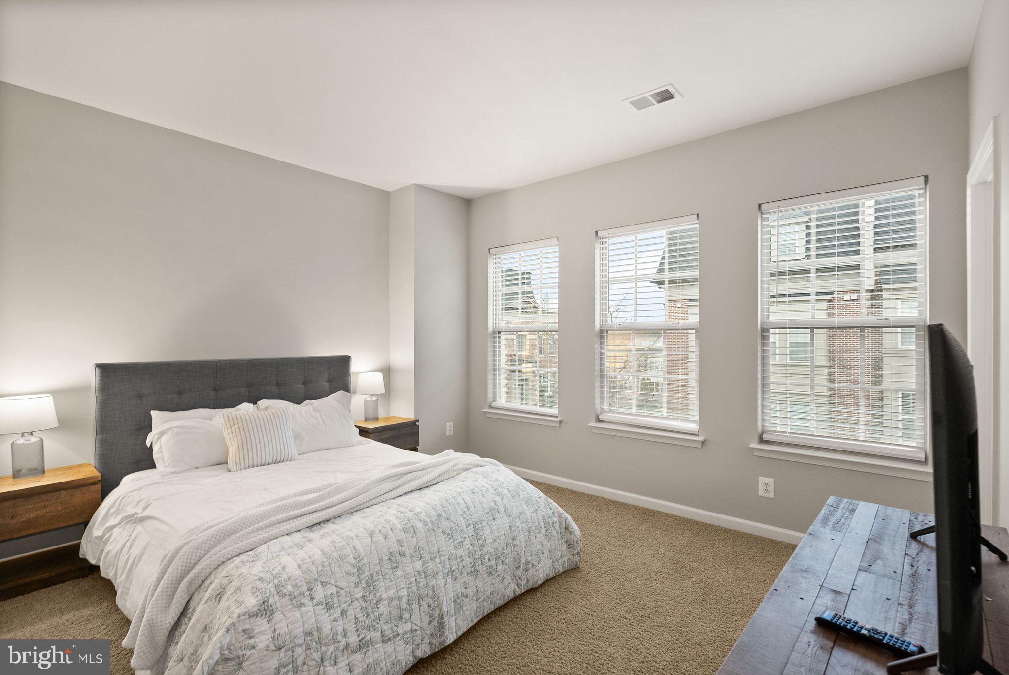 POTOMAC OVERLOOK CONDO - Residential