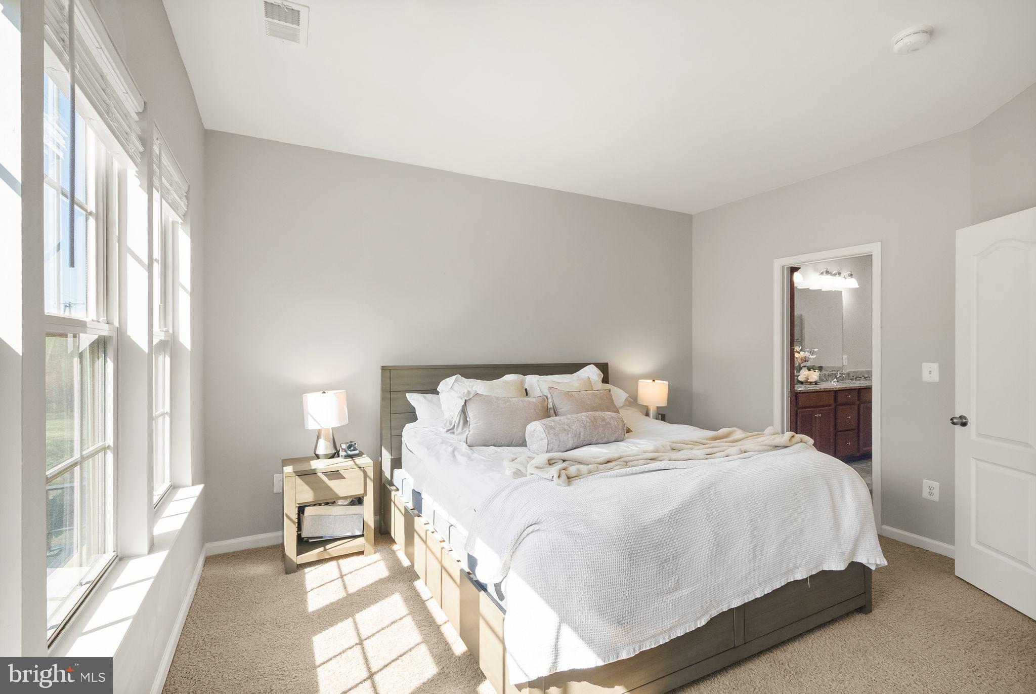 POTOMAC OVERLOOK CONDO - Residential