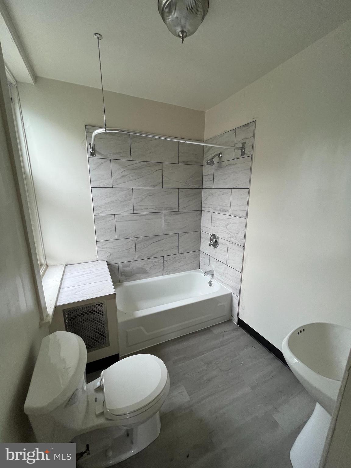 UNIVERSITY CITY - Commercial Sale