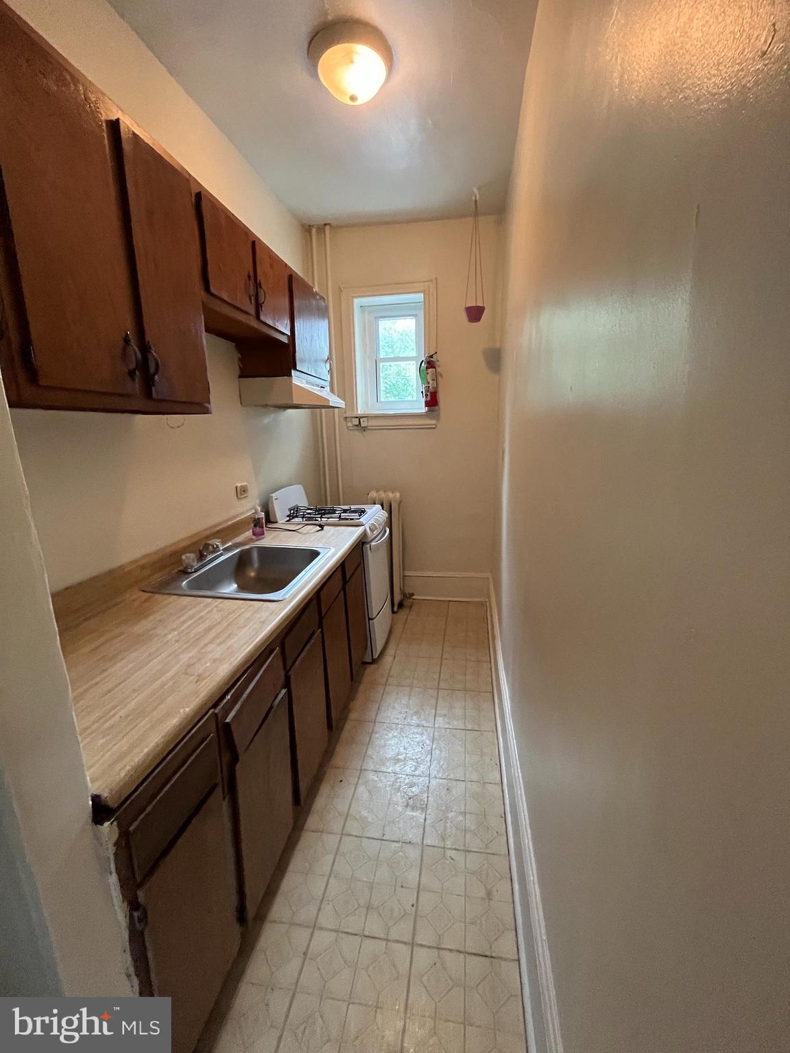 UNIVERSITY CITY - Commercial Sale