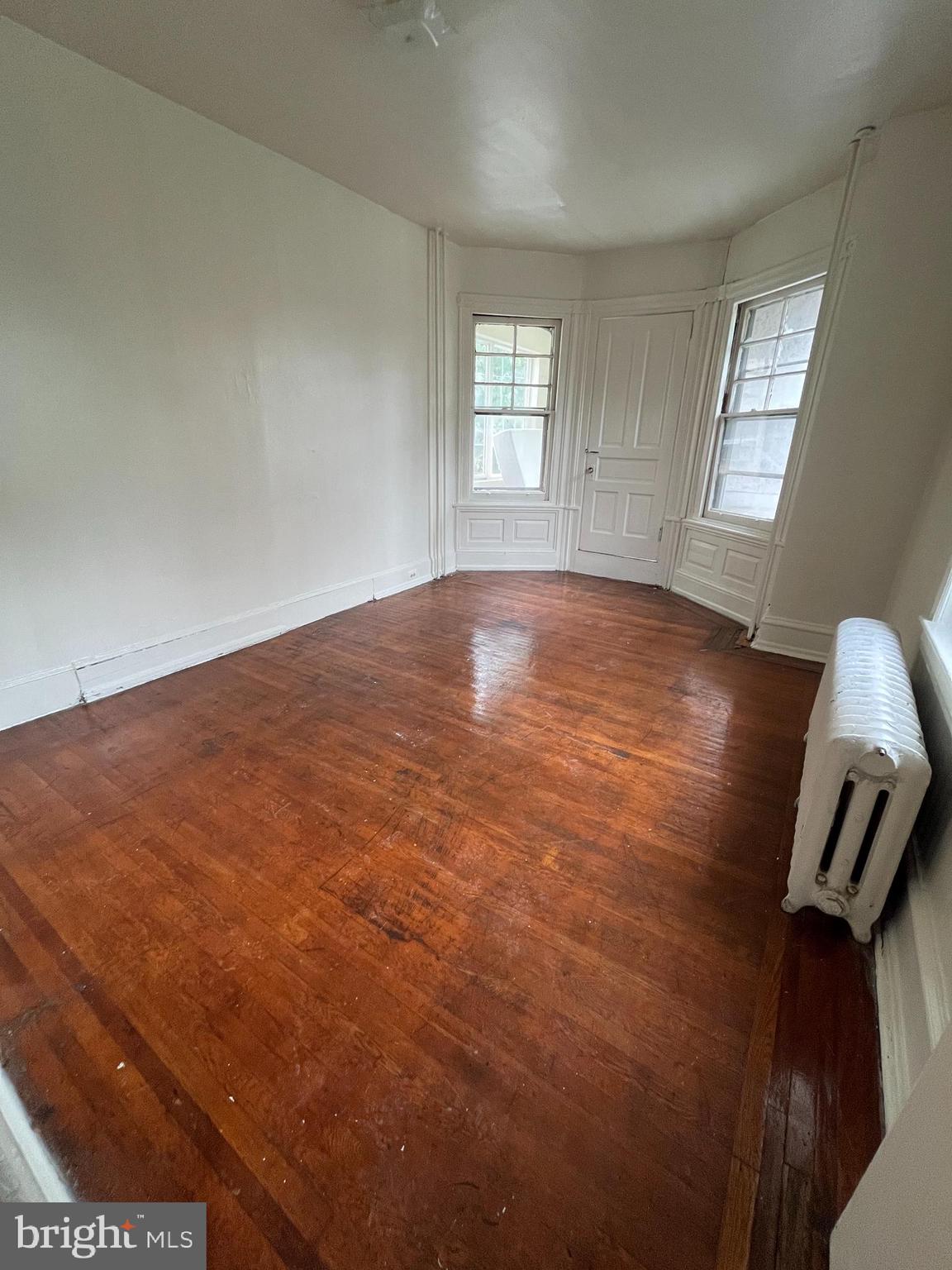 UNIVERSITY CITY - Commercial Sale