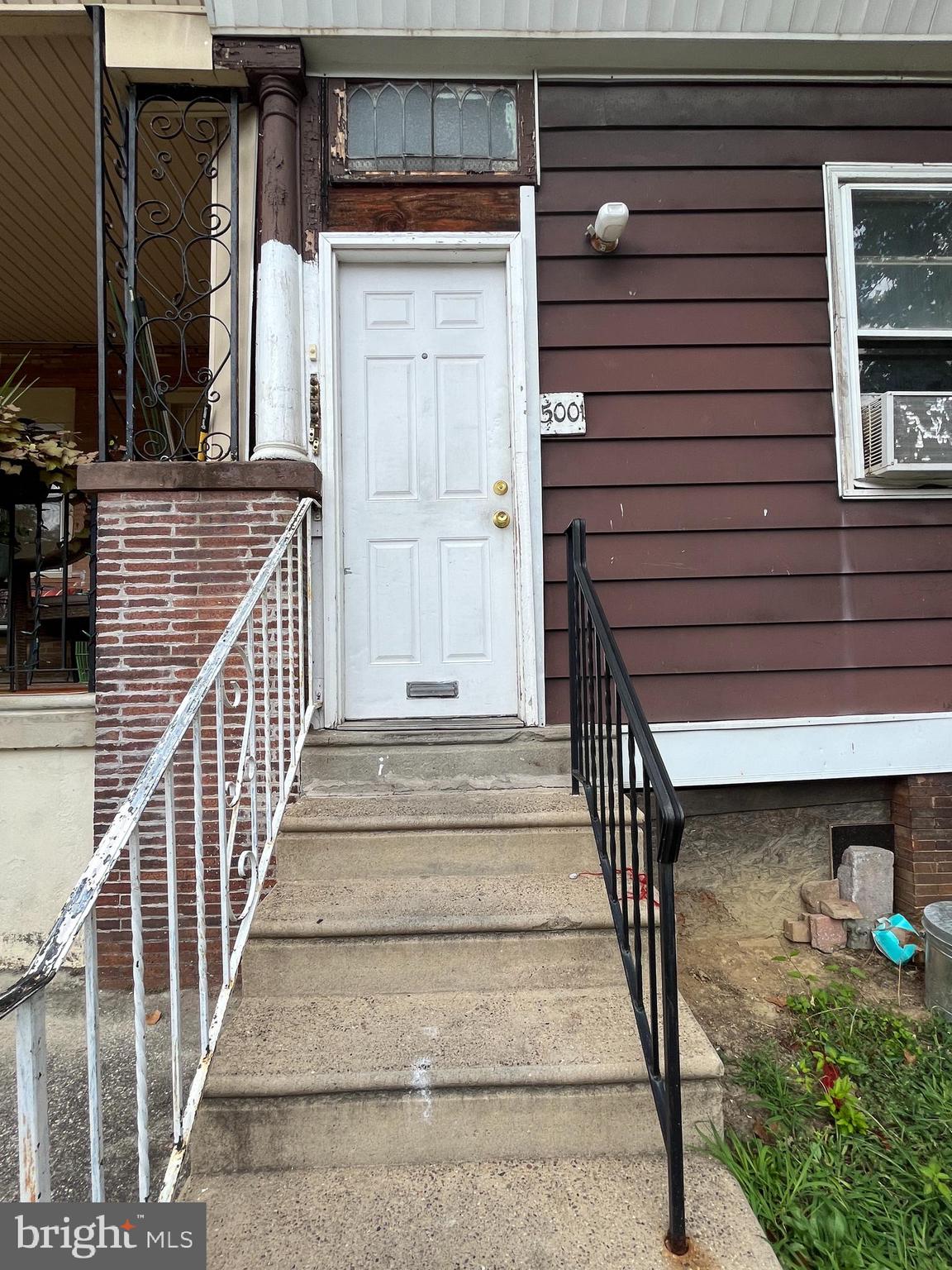 UNIVERSITY CITY - Commercial Sale