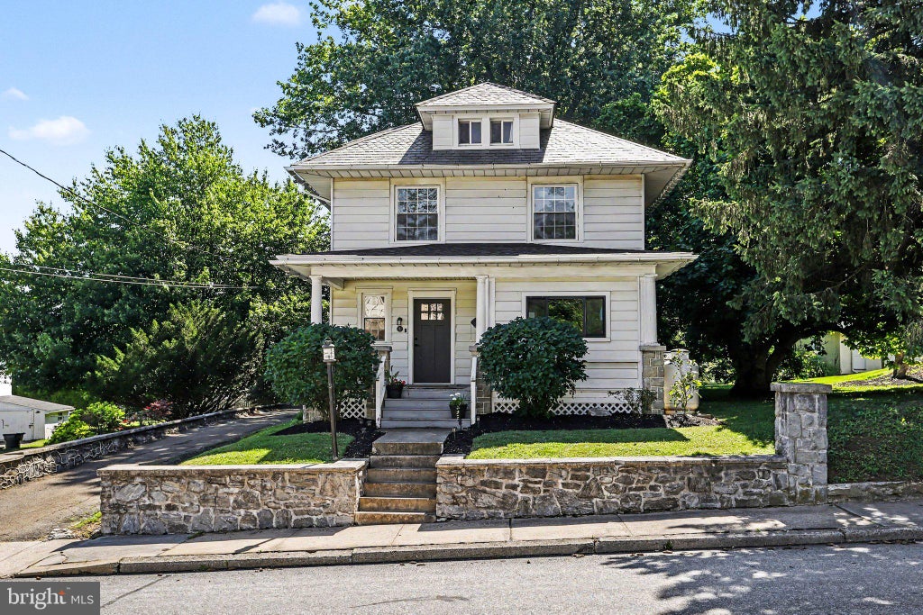 Photo of 121 S Church Street, QUARRYVILLE, PA 17566 (MLS # PALA2097190)