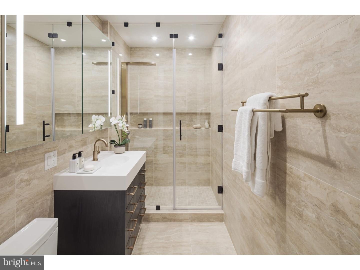 CENTER CITY - Residential Lease