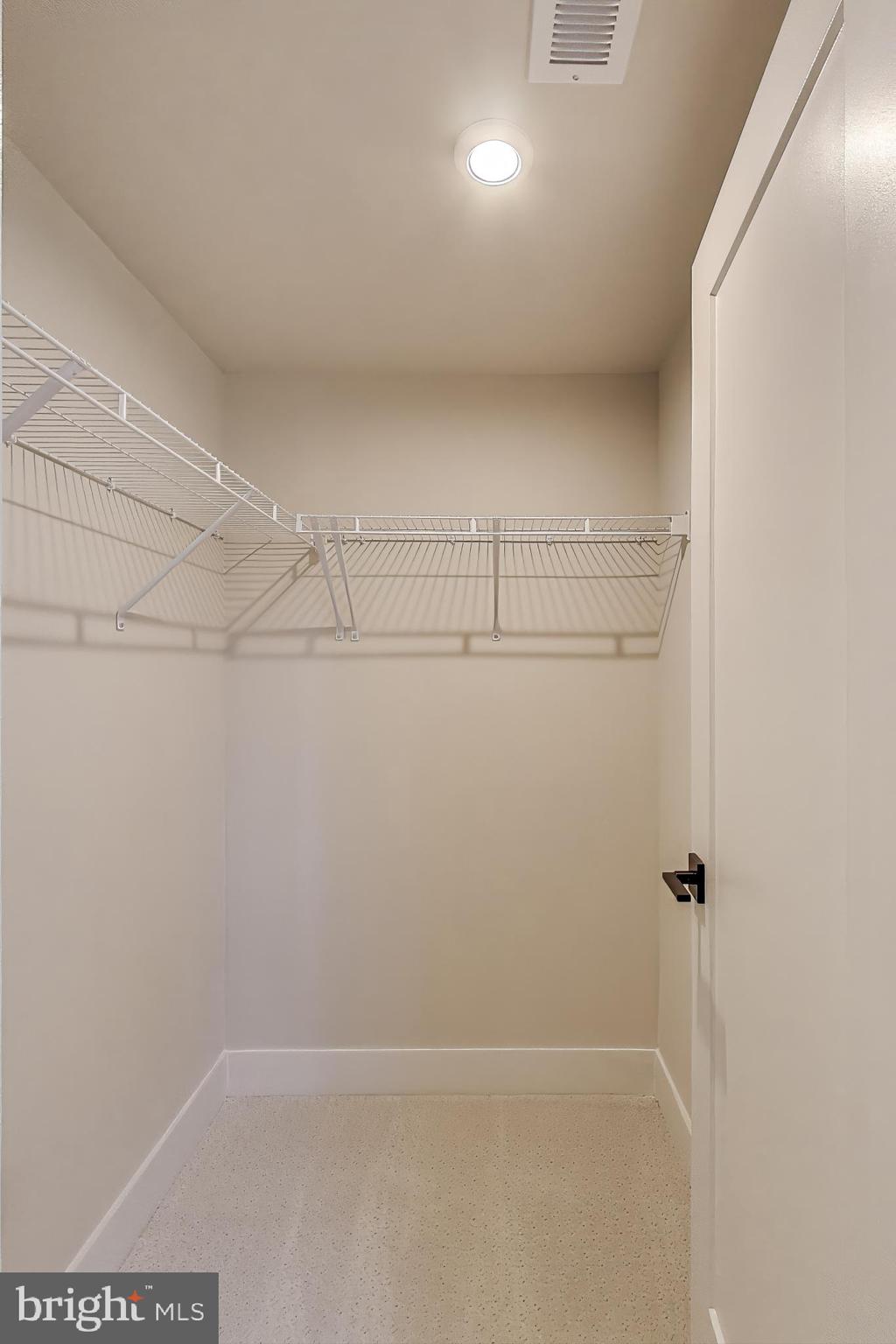 AMALYN - Residential Lease