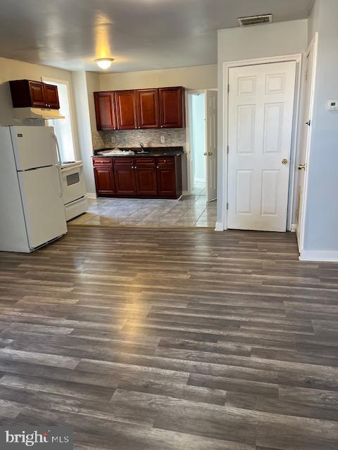 1412 W TIOGA STREET 2F