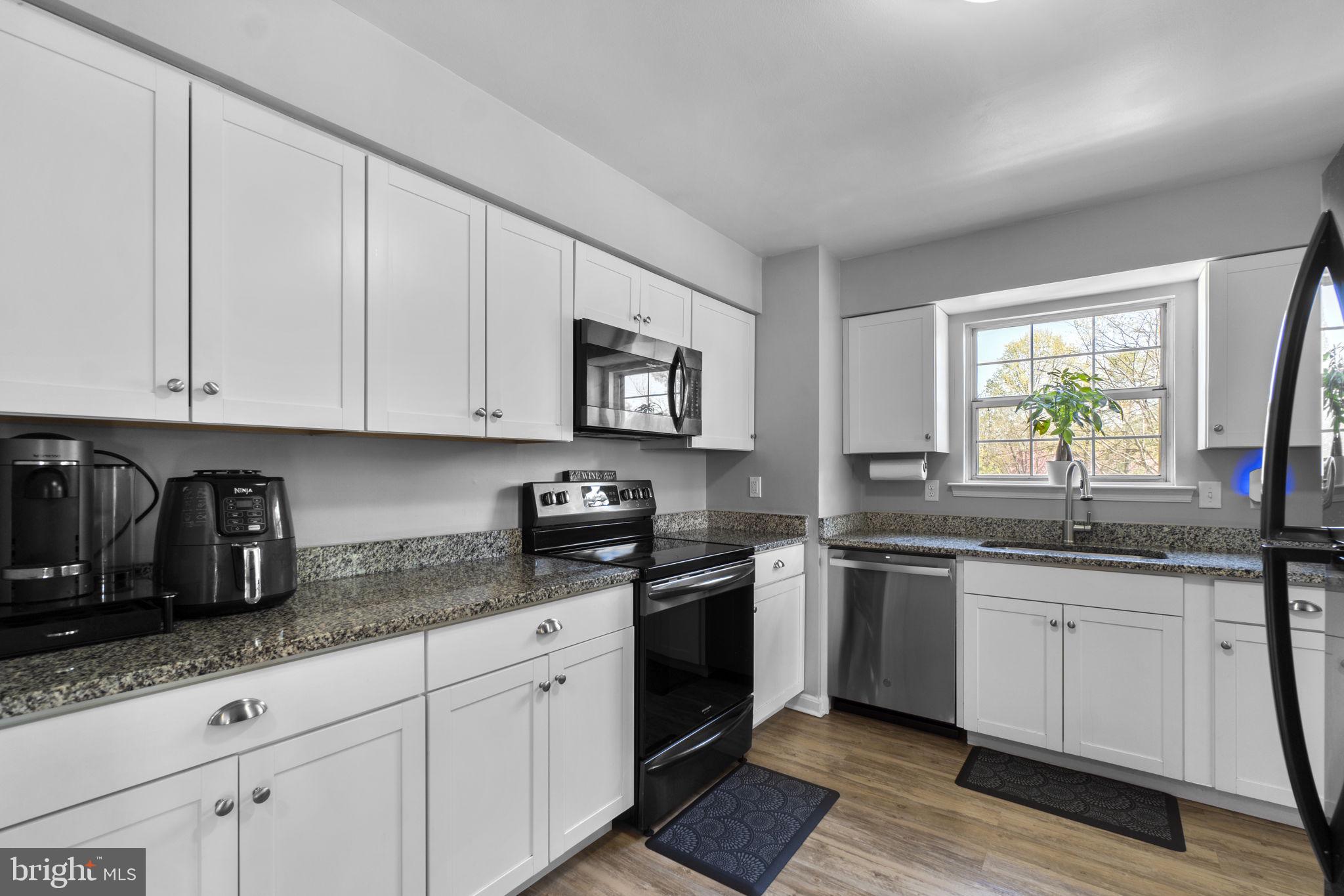 ROBIN MEADOWS - Residential