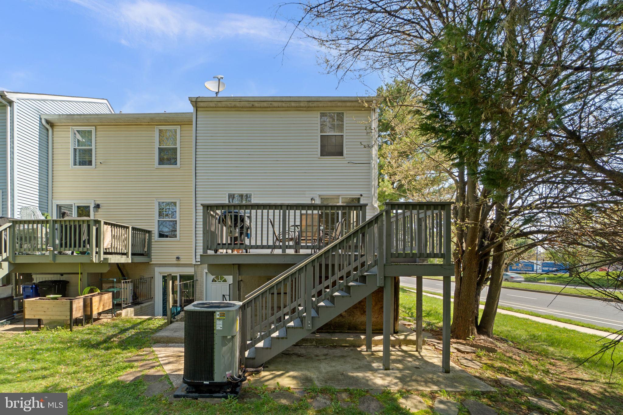 ROBIN MEADOWS - Residential