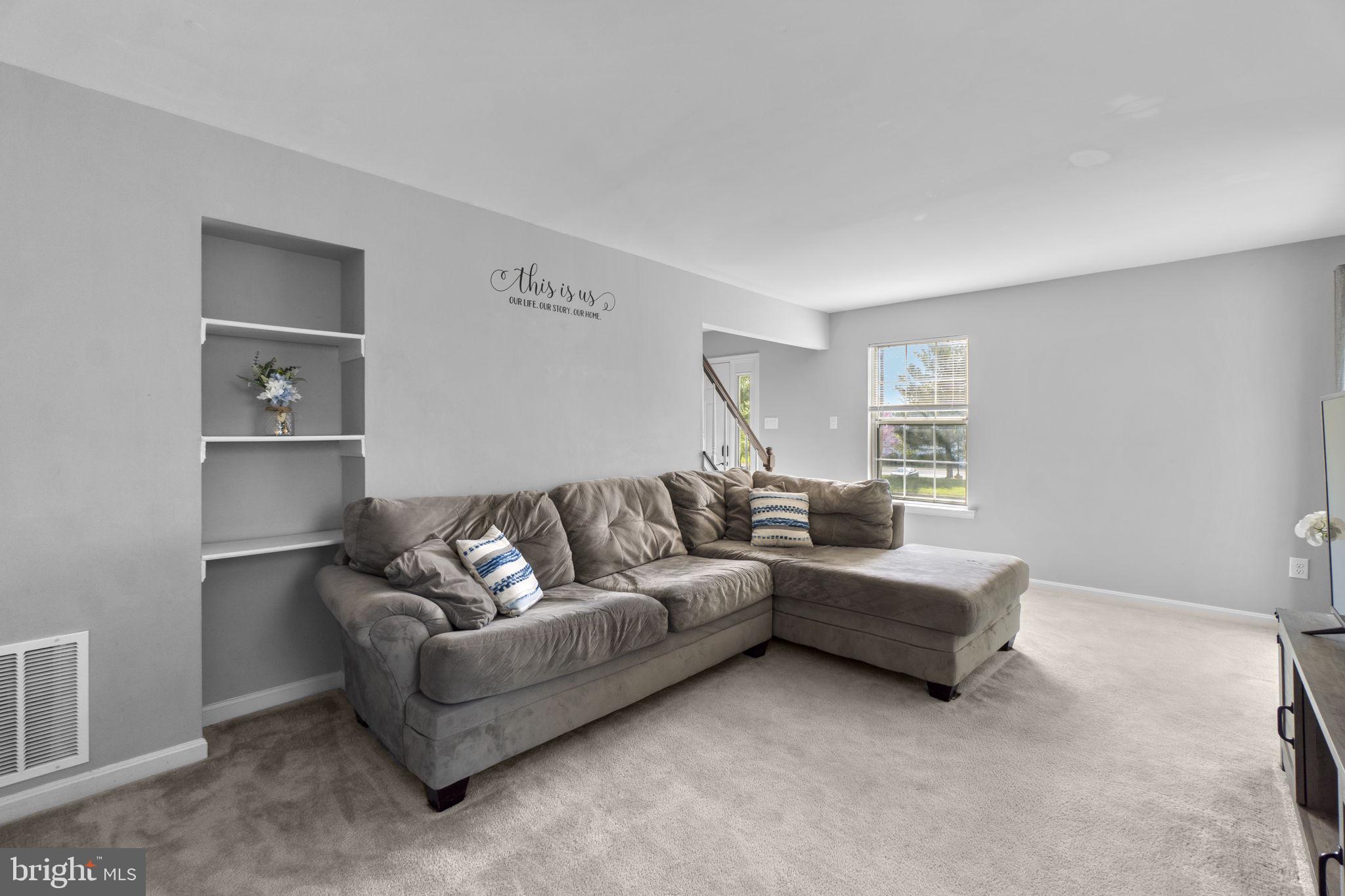 ROBIN MEADOWS - Residential