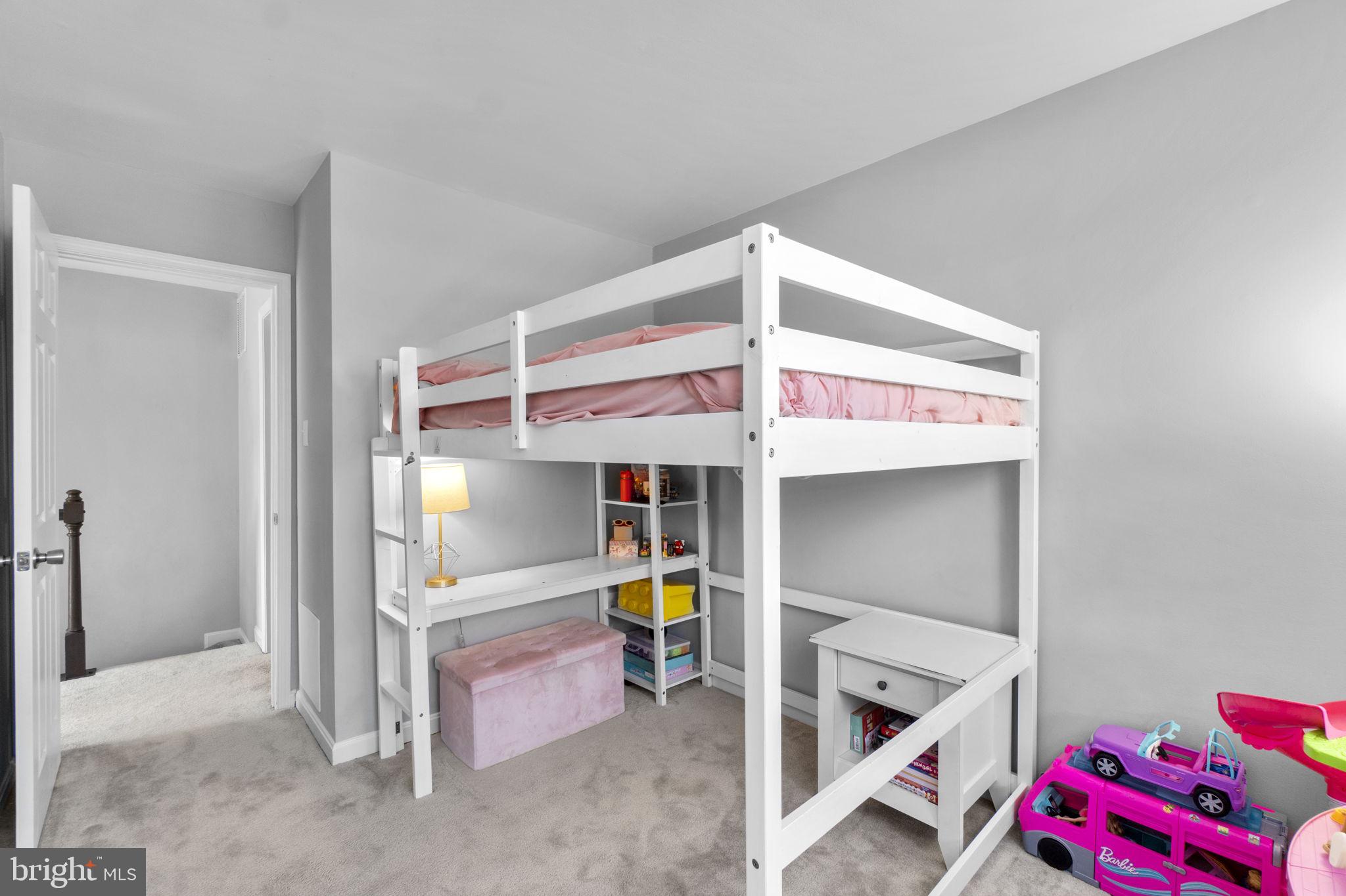 ROBIN MEADOWS - Residential