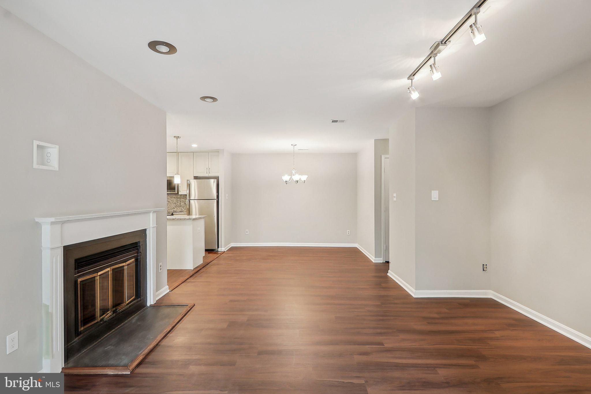 LEE OAKS - Residential