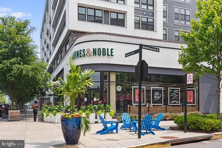 LEE OAKS - Residential