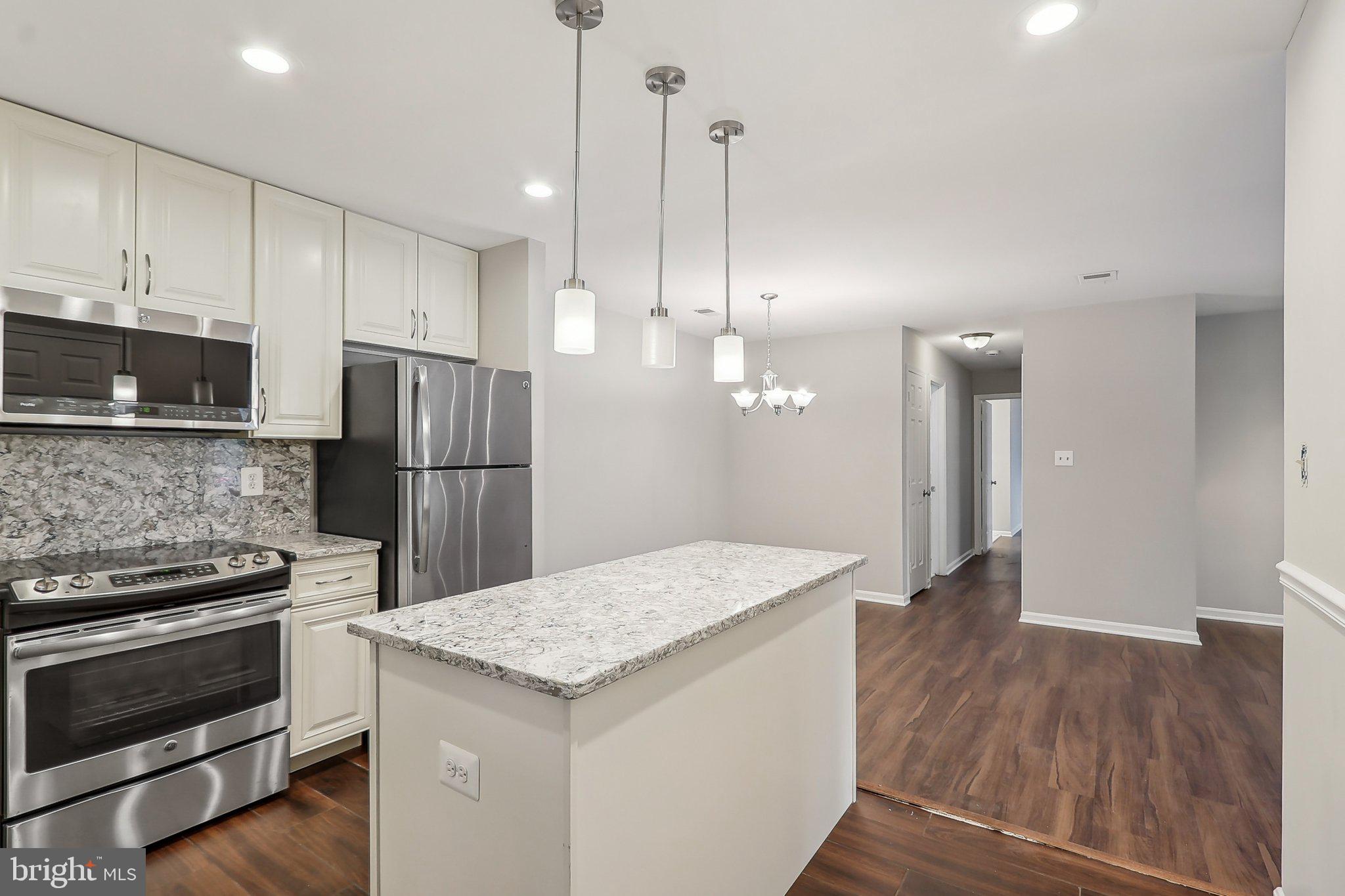 LEE OAKS - Residential