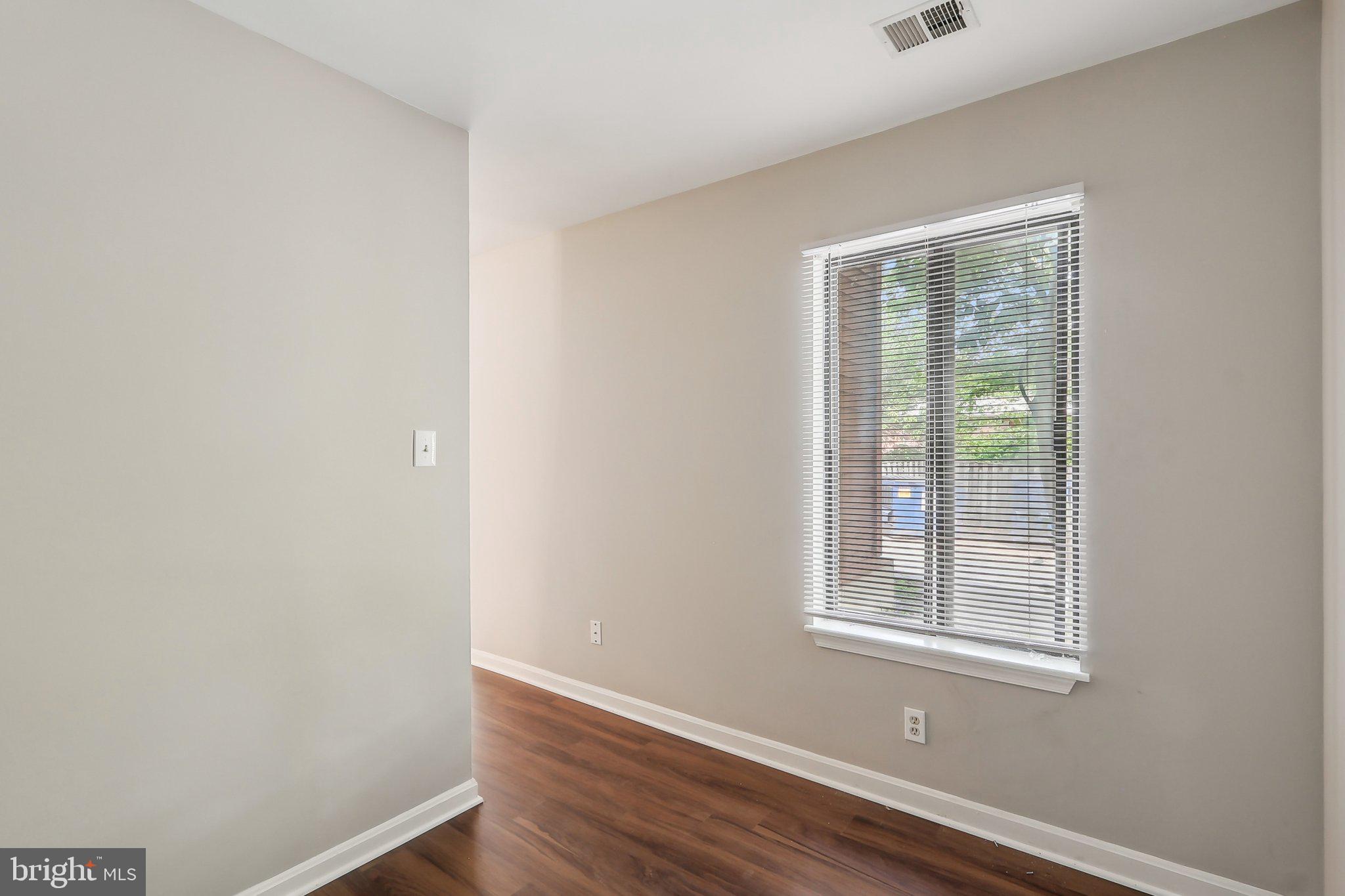 LEE OAKS - Residential