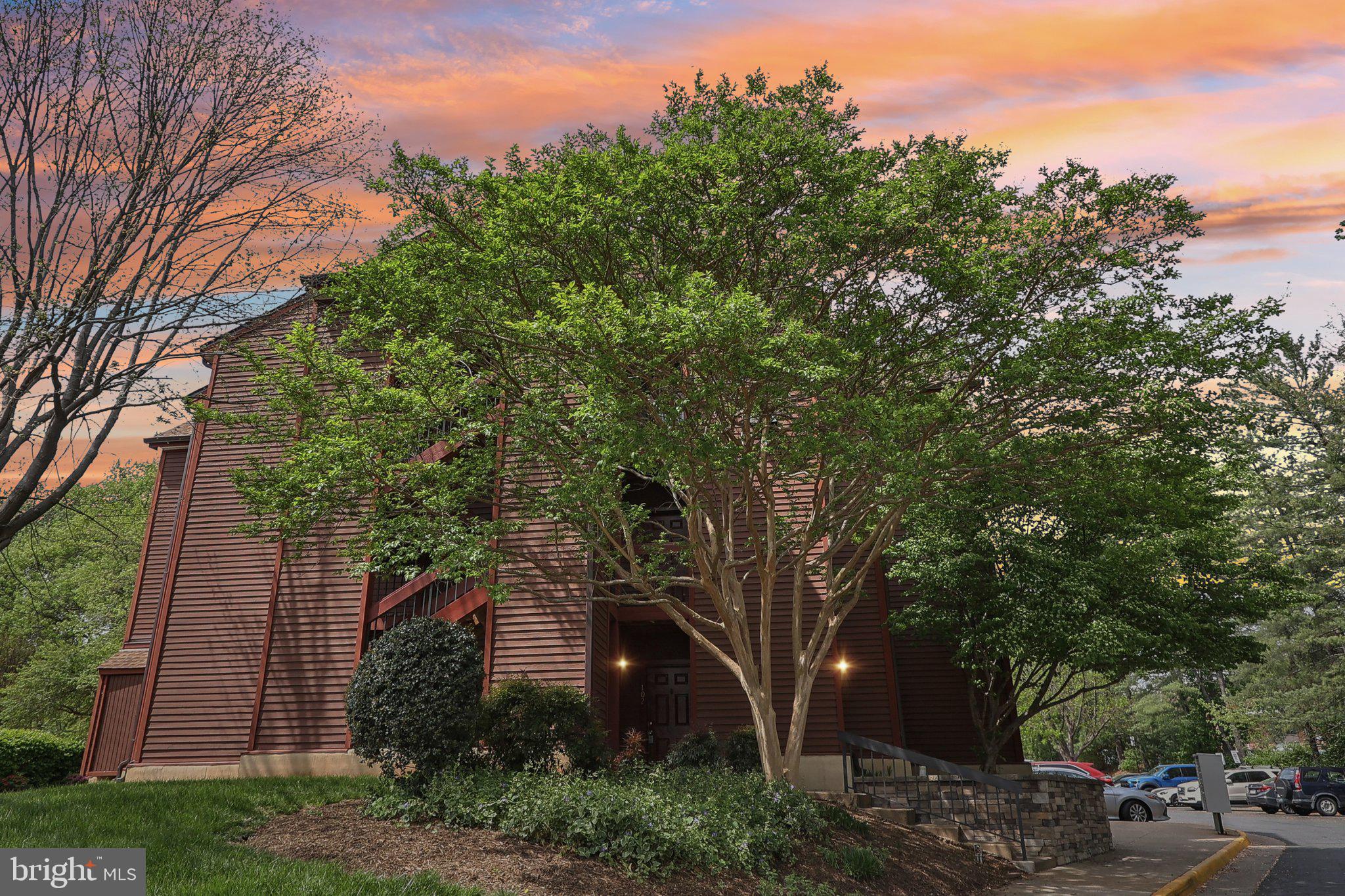 LEE OAKS - Residential