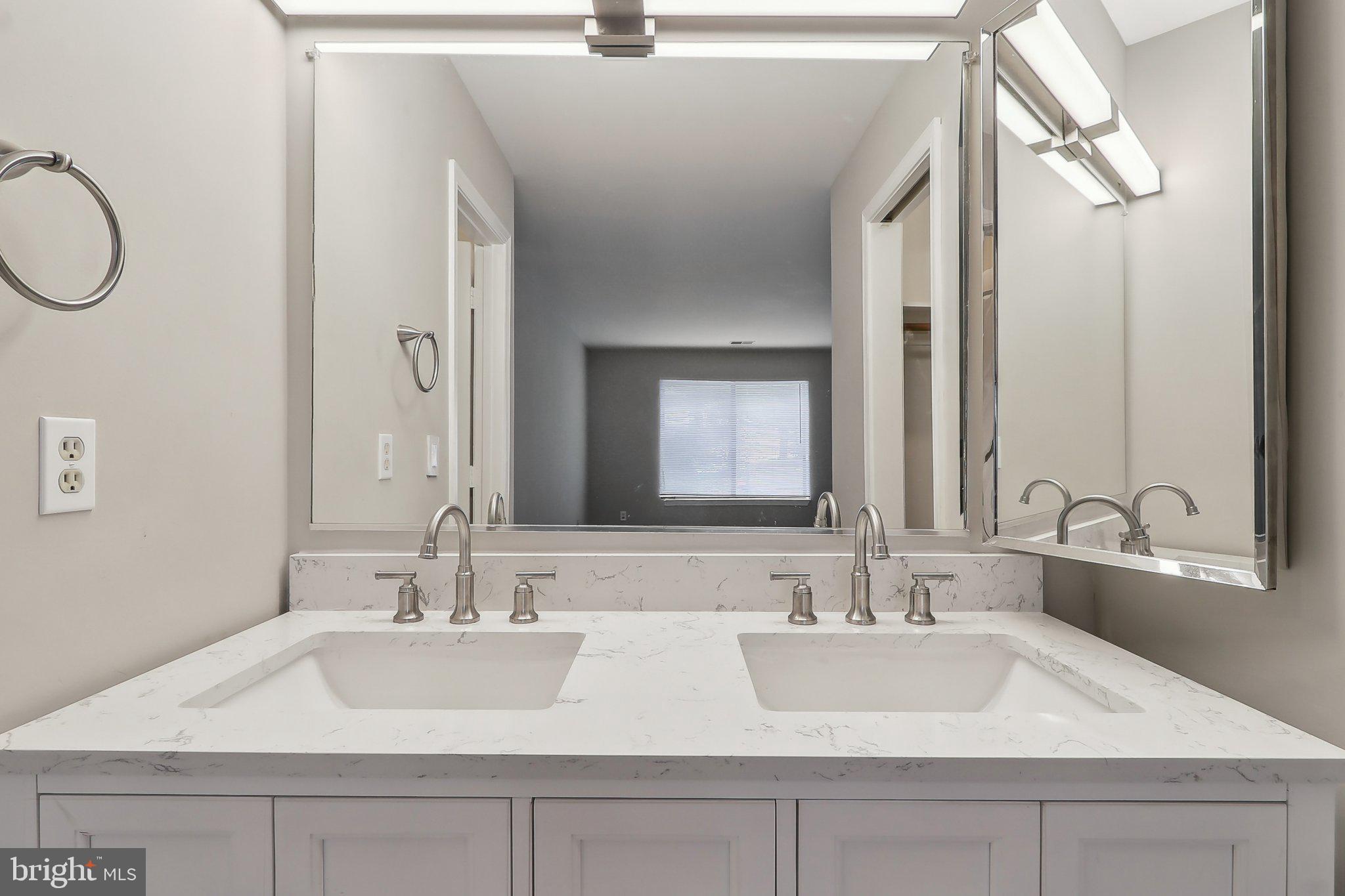 LEE OAKS - Residential