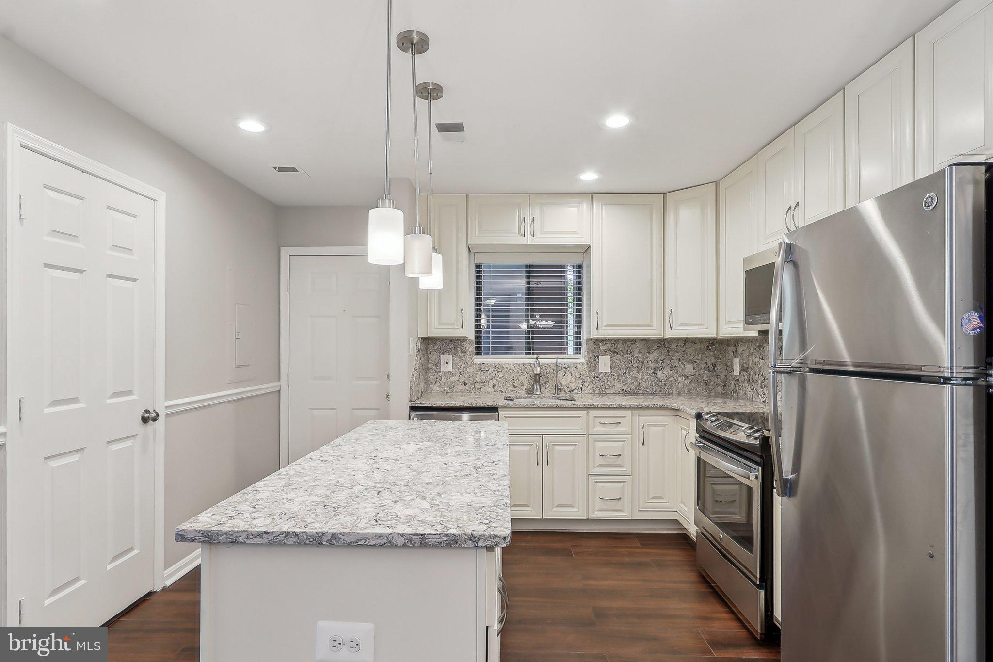 LEE OAKS - Residential