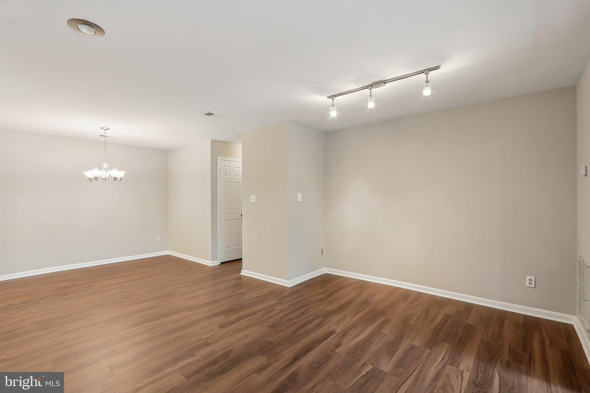 LEE OAKS - Residential