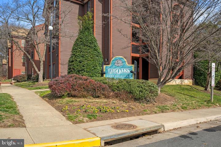 LEE OAKS - Residential